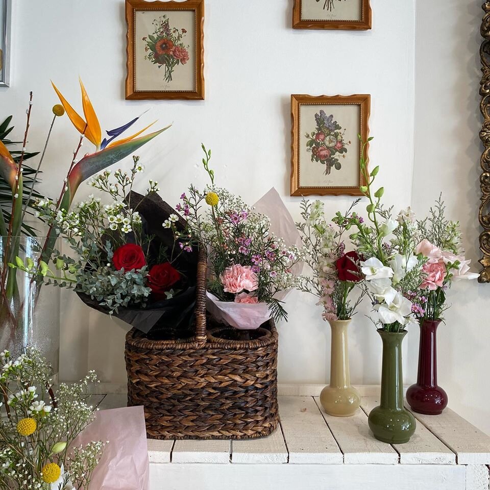 Billie Basil Bud Vase Backbone Floral